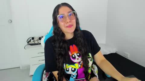 Snapshot of little_sparkles_0f_l0v3 chatting on November 2025 11:15:01 PM Laire online show from November 2025 11:15:01 PM