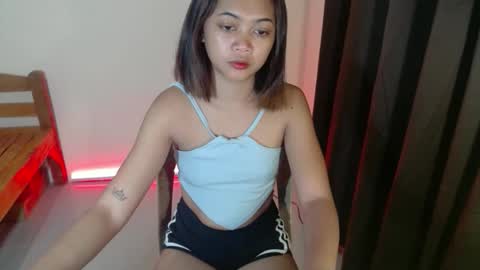 Snapshot of little_sunshine18 chatting on April 2026 11:14:02 AM shine online show from April 2026 11:14:02 AM