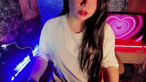 Snapshot of little_sunshine18 chatting on August 2026 06:43:02 PM shine online show from August 2026 06:43:02 PM
