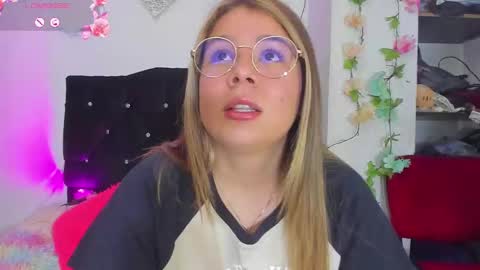 Tifanny online show from February 2025 02:36:01 PM