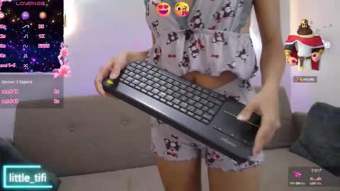 Snapshot of little_tifi chatting on September 2025 01:09:01 AM Tifany online show from September 2025 01:09:01 AM