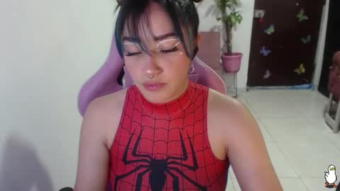 Snapshot of littleangelx_m chatting on October 2025 09:28:02 PM Daniela online show from October 2025 09:28:02 PM