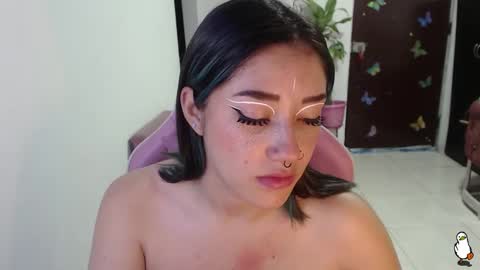 Snapshot of littleangelx_m chatting on November 2025 09:35:01 PM Daniela online show from November 2025 09:35:01 PM