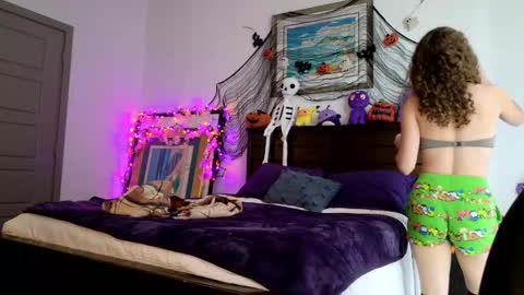 Snapshot of littledeathtrap chatting on October 2025 08:40:02 PM littledeathtrap online show from October 2025 08:40:02 PM