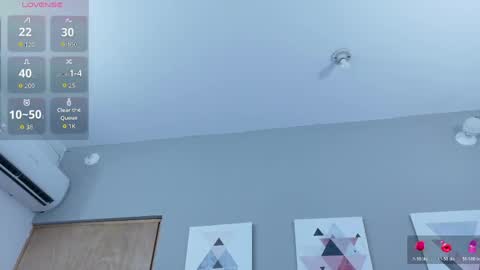Snapshot of littlee_emilyy_ chatting on May 2026 02:51:02 AM Emily online show from May 2026 02:51:02 AM