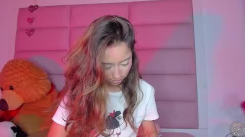 littlee_emma_ online show from January 2025 09:27:01 AM