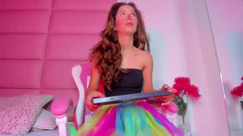 littlee_emma_ online show from February 2025 03:32:02 AM