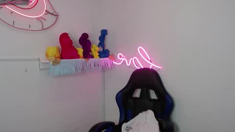 Angel  online show from November 2025 09:26:01 PM