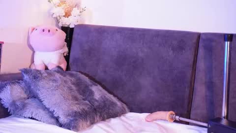 Snapshot of littlee_sophi_ chatting on April 2026 02:27:02 AM Sophie online show from April 2026 02:27:02 AM