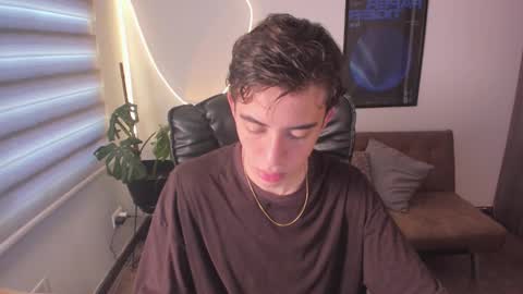 Snapshot of littleferxxo chatting on December 2024 11:29:01 AM Ferxxo online show from December 2024 11:29:01 AM