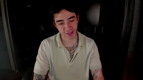 Snapshot of littleferxxo chatting on December 2025 04:05:01 PM Ferxxo online show from December 2025 04:05:01 PM