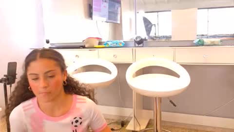 Snapshot of littlejennifer18 chatting on April 2026 08:59:02 PM Tip us ask our names online show from April 2026 08:59:02 PM