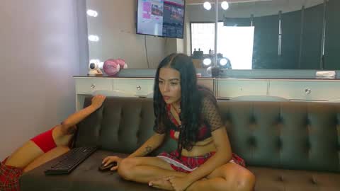 Snapshot of littlejennifer18 chatting on May 2026 10:05:02 PM Tip us ask our names online show from May 2026 10:05:02 PM
