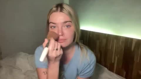 Marciabrady online show from April 2026 12:04:01 PM