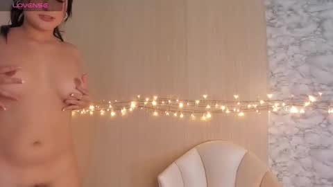 Snapshot of littlemelodii18 chatting on December 2025 02:27:01 AM MELODY online show from December 2025 02:27:01 AM