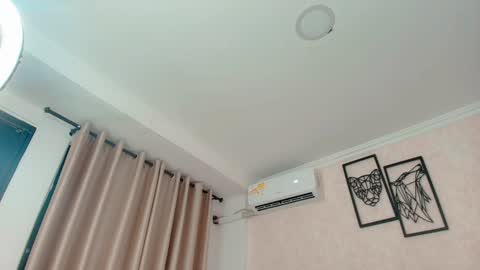 Snapshot of littlemolly_pregnant chatting on February 2025 06:13:02 AM Sarahs Room online show from February 2025 06:13:02 AM