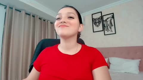 Snapshot of littlemolly_pregnant chatting on November 2025 11:16:02 PM Sarahs Room online show from November 2025 11:16:02 PM