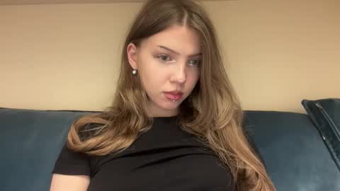 Snapshot of littleprincess3000 chatting on April 2026 08:42:02 PM littleprincess3000 online show from April 2026 08:42:02 PM