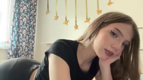 Snapshot of littleprincess3000 chatting on April 2026 09:23:01 AM littleprincess3000 online show from April 2026 09:23:01 AM