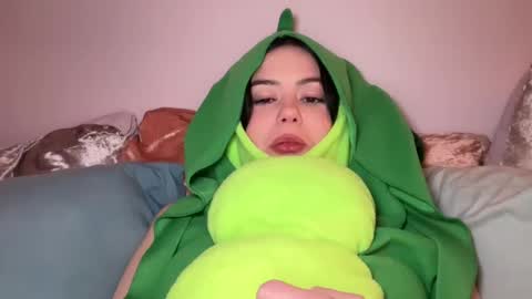 Snapshot of littlesugarpea chatting on January 2025 03:11:02 AM Little Sugar Pea  online show from January 2025 03:11:02 AM