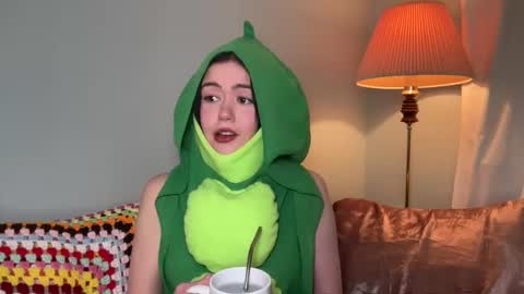 Snapshot of littlesugarpea chatting on January 2025 12:39:01 AM Little Sugar Pea  online show from January 2025 12:39:01 AM