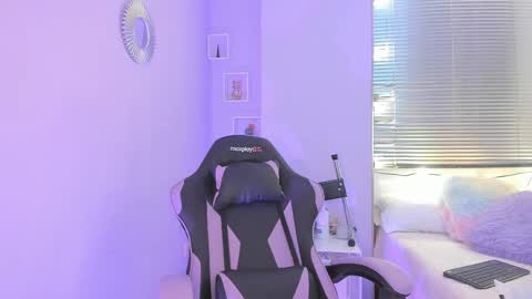 Snapshot of littletammy4u chatting on April 2026 11:37:01 AM Tammy online show from April 2026 11:37:01 AM