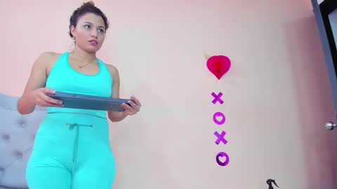 Snapshot of littletammy4u_ chatting on February 2025 06:20:01 PM tammy online show from February 2025 06:20:01 PM