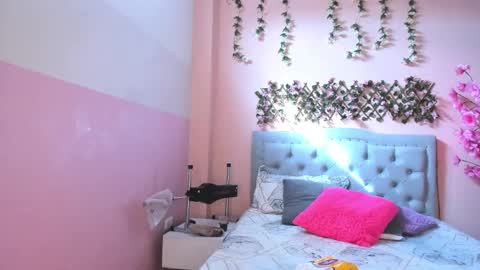 Snapshot of littletammy4u_ chatting on September 2025 12:50:02 PM tammy online show from September 2025 12:50:02 PM
