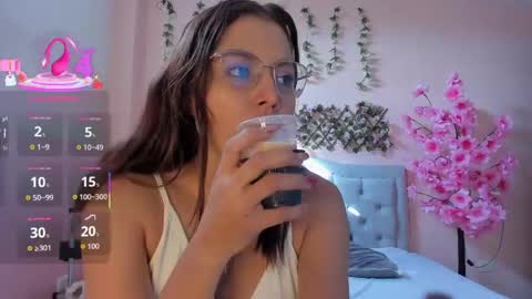 Snapshot of littletammy4u_ chatting on September 2025 12:32:02 PM tammy online show from September 2025 12:32:02 PM