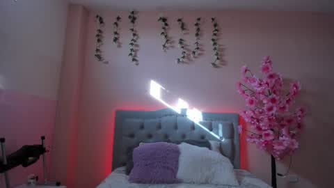 Snapshot of littletammy4u_ chatting on October 2025 12:25:02 PM tammy online show from October 2025 12:25:02 PM