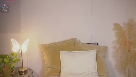 littletammy_ online show from April 2026 04:59:01 PM