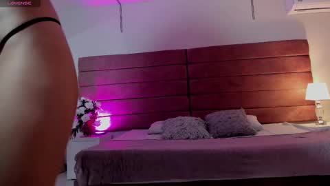 littlevaale online show from December 2025 10:24:01 AM