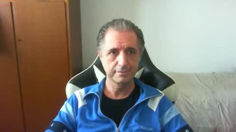 Snapshot of liuk53 chatting on May 2026 12:10:01 PM liuk53 online show from May 2026 12:10:01 PM