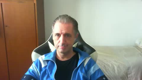 Snapshot of liuk53 chatting on May 2026 01:06:02 PM liuk53 online show from May 2026 01:06:02 PM