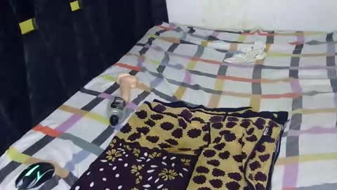 liv_horny online show from April 2026 03:43:01 PM