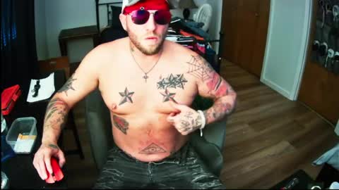 Snapshot of livingpuddle chatting on April 2026 02:02:02 PM livingpuddle online show from April 2026 02:02:02 PM