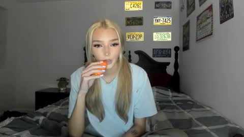 Livvy online show from April 2026 04:57:01 AM