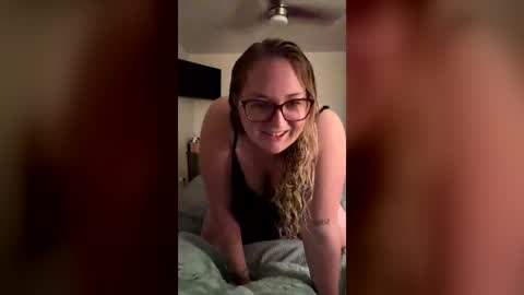 Snapshot of livyourfantasy chatting on June 2026 02:32:02 AM Liv online show from June 2026 02:32:02 AM