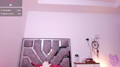 Vanessa online show from February 2025 06:00:02 PM