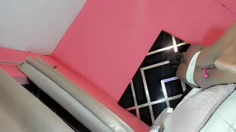 Snapshot of liyenpain01 chatting on April 2026 07:45:01 AM liyenpain01 online show from April 2026 07:45:01 AM