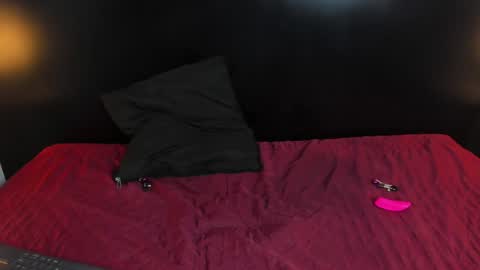 Liz  online show from January 2025 09:50:02 PM