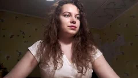 Molly online show from April 2026 05:20:02 PM