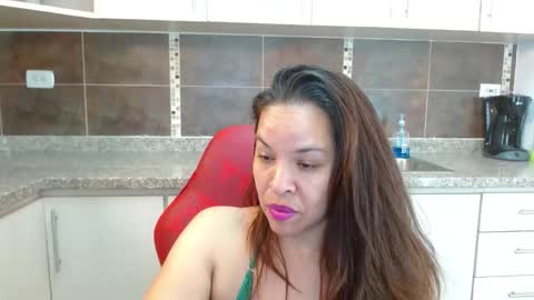 Snapshot of lizeth_bels chatting on April 2026 09:17:02 PM L I Z E T H online show from April 2026 09:17:02 PM