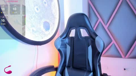 lizz online show from April 2026 08:20:01 PM