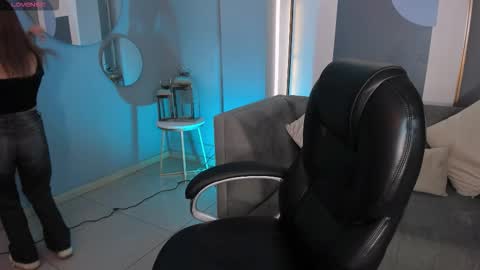 Lizz online show from November 2025 05:28:02 PM