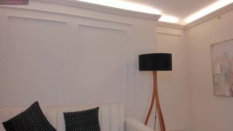 Lizzi  online show from October 2025 06:40:01 PM