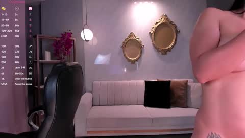 Lizzi  online show from October 2025 09:13:01 PM