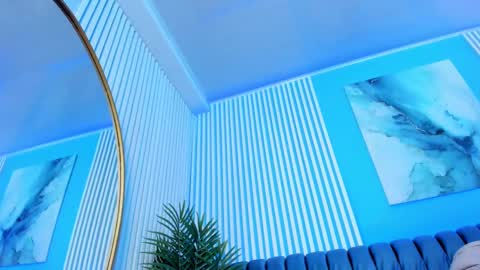 Lizzie Evan online show from October 2025 12:00:02 PM