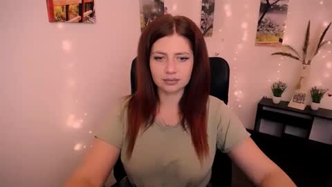 Lizzy3 online show from September 2025 06:52:01 PM