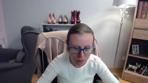 Lizzy online show from September 2025 04:49:02 AM